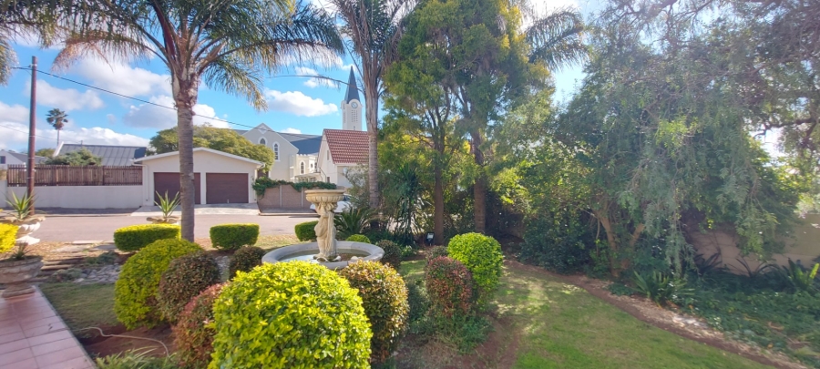4 Bedroom Property for Sale in Albertinia Western Cape